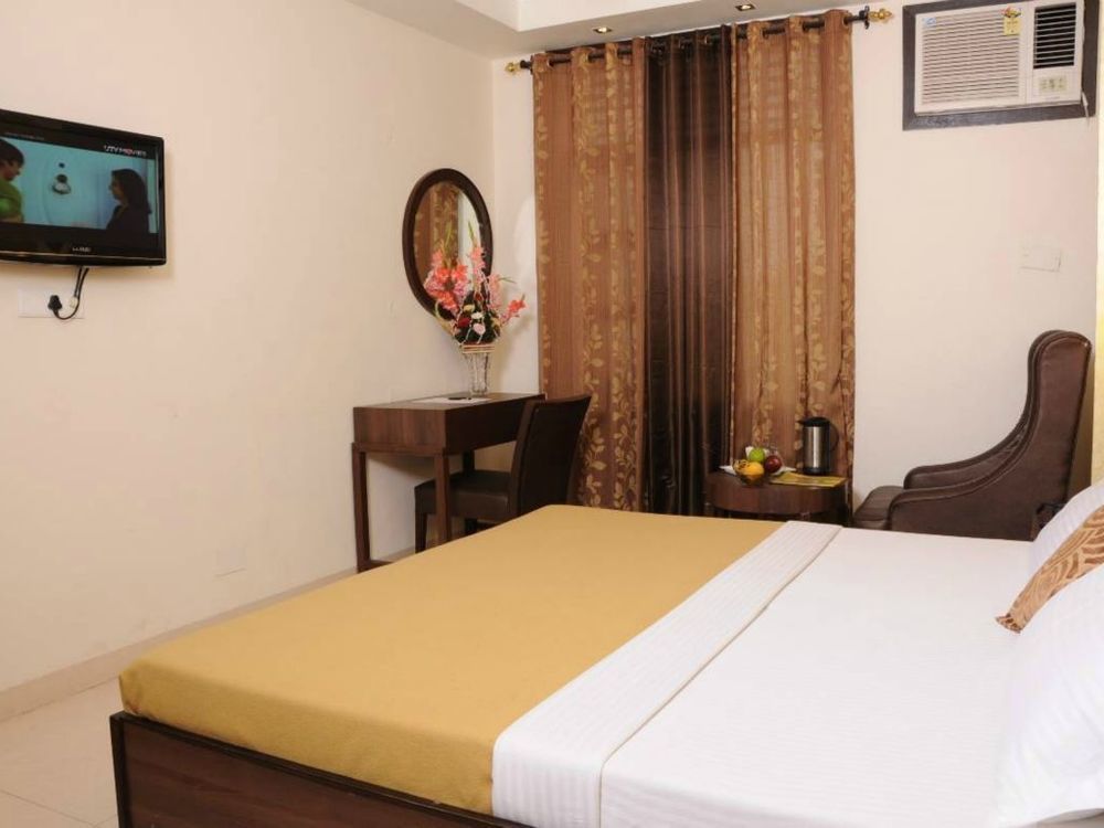 Hotel Diamond Inn Chandīgarh Zewnętrze zdjęcie